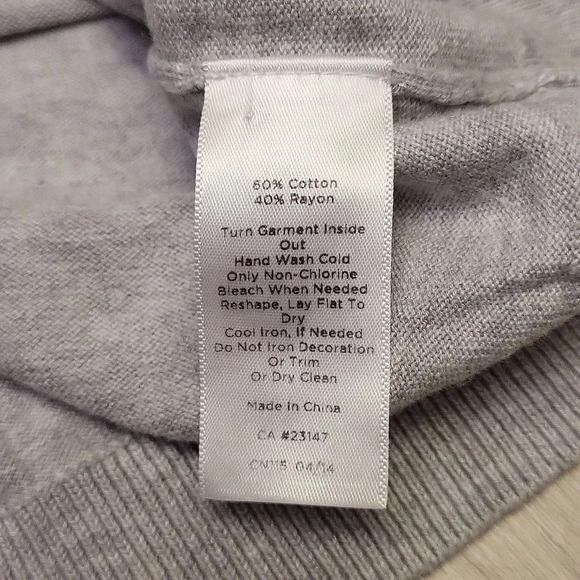 🛍Talbots Petites Grey‎ Black Sleeve Beaded Top Womens Size P - Picture 4 of 7